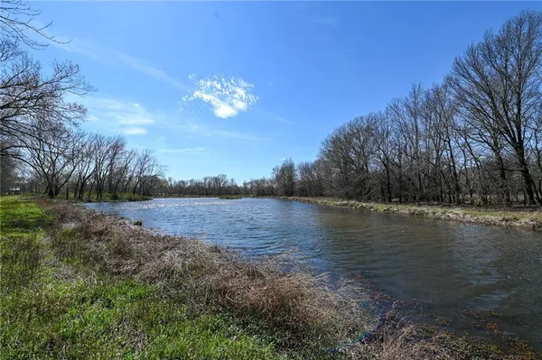 $1,500,000 | 304 Reavley Drive, Lamar, MO 64759