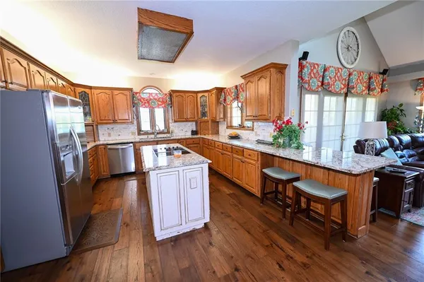 $1,500,000 | 304 Reavley Drive, Lamar, MO 64759