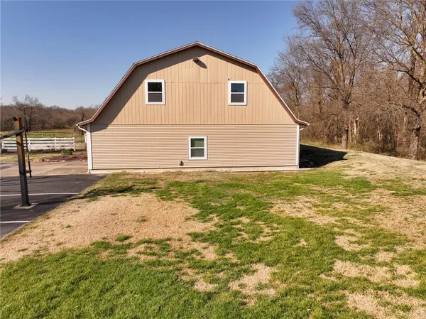 $1,500,000 | 304 Reavley Drive, Lamar, MO 64759