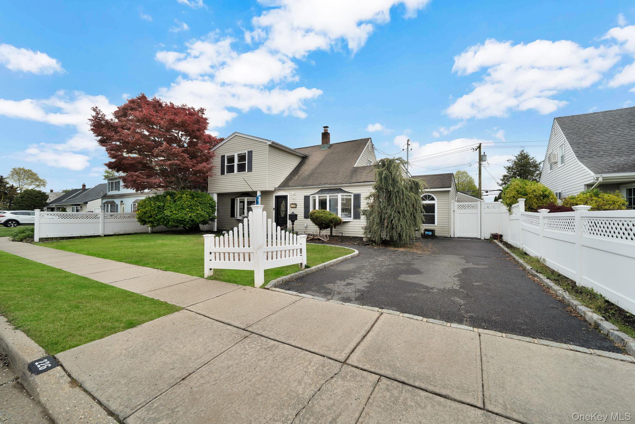 226 Old Farm Road Levittown, NY 11756 - Photo 2 of 35