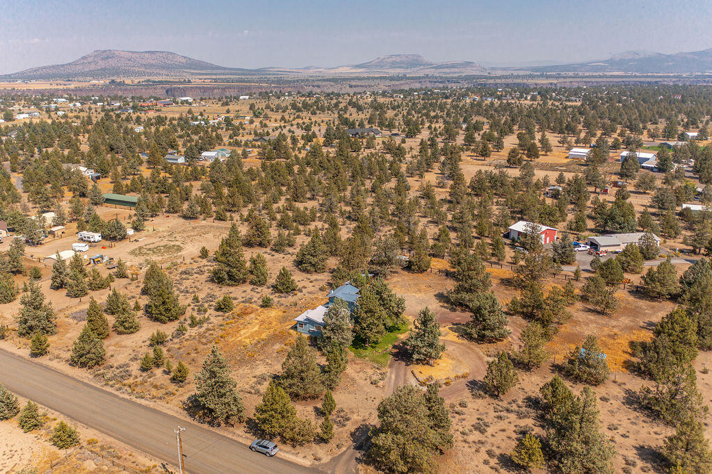 14535 Southwest Chickadee Road Terrebonne, OR 97760 - Photo 26 of 33 RileyVisuals-11