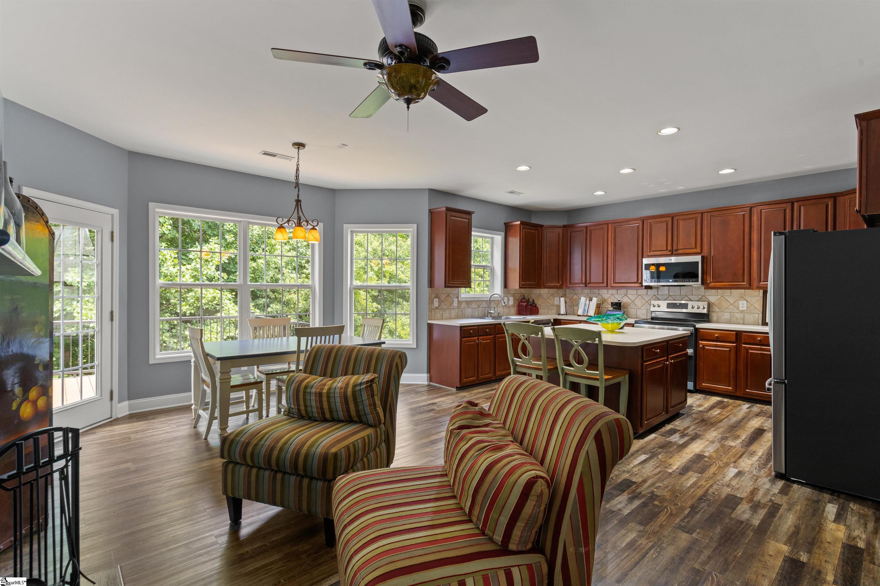 503 Summergreen Way Greenville, SC 29607 - Photo 9 of 36 Gallery Image 9