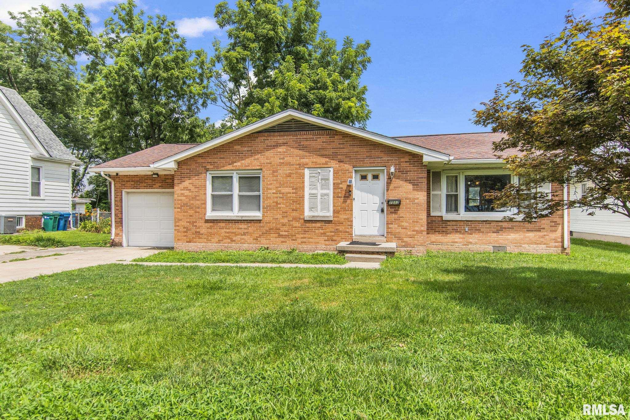 2013 East Adams Street Springfield, IL 62703 - Photo 1 of 27