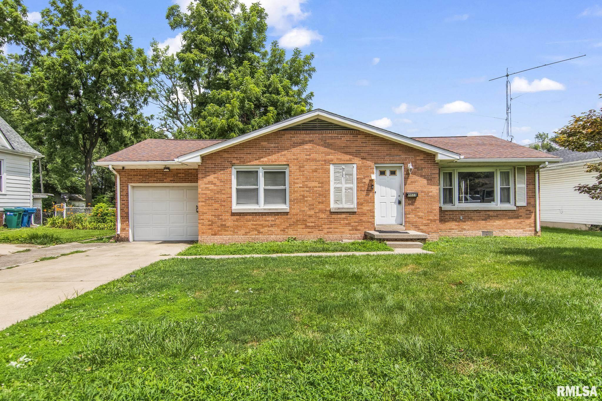 2013 East Adams Street Springfield, IL 62703 - Photo 3 of 27