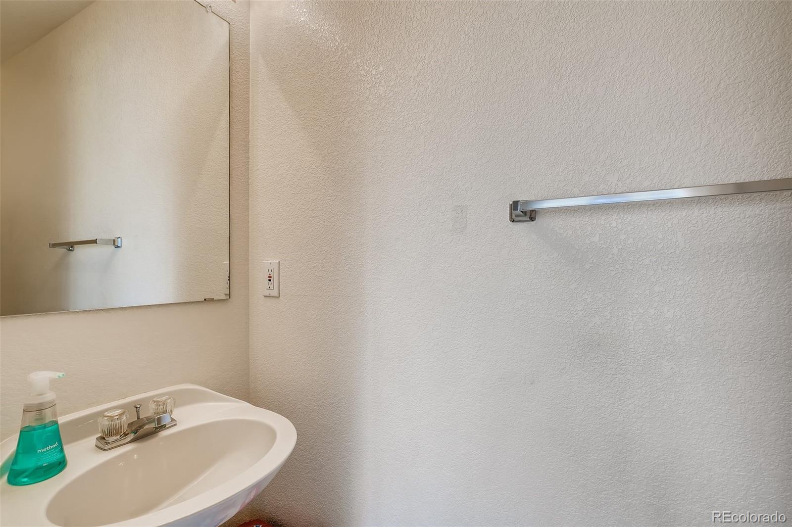 9894 Saybrook Street Highlands Ranch, CO 80126 - Photo 12 of 26 Gallery Image 12