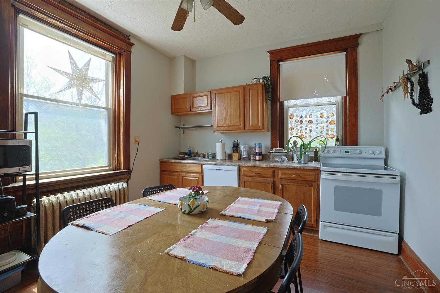 448 Riddle Road Cincinnati, OH 45220 - Photo 38 of 49
