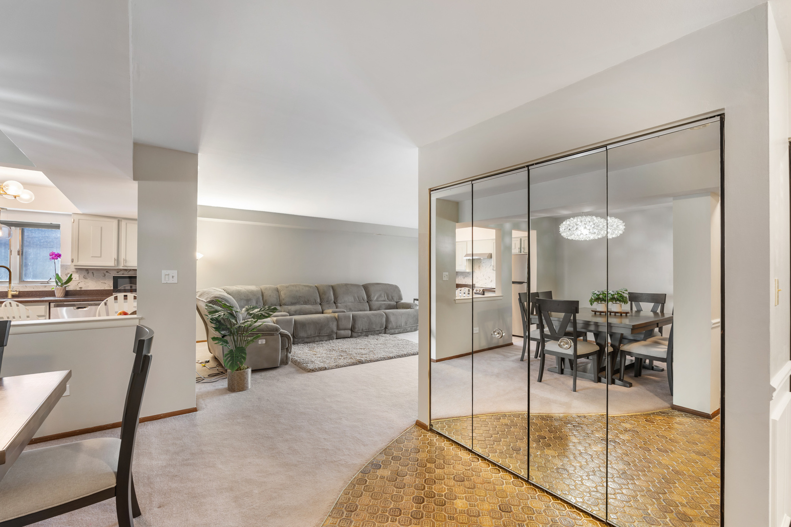 200 South Dee Road, Unit 1D Park Ridge, IL 60068 - Photo 4 of 32