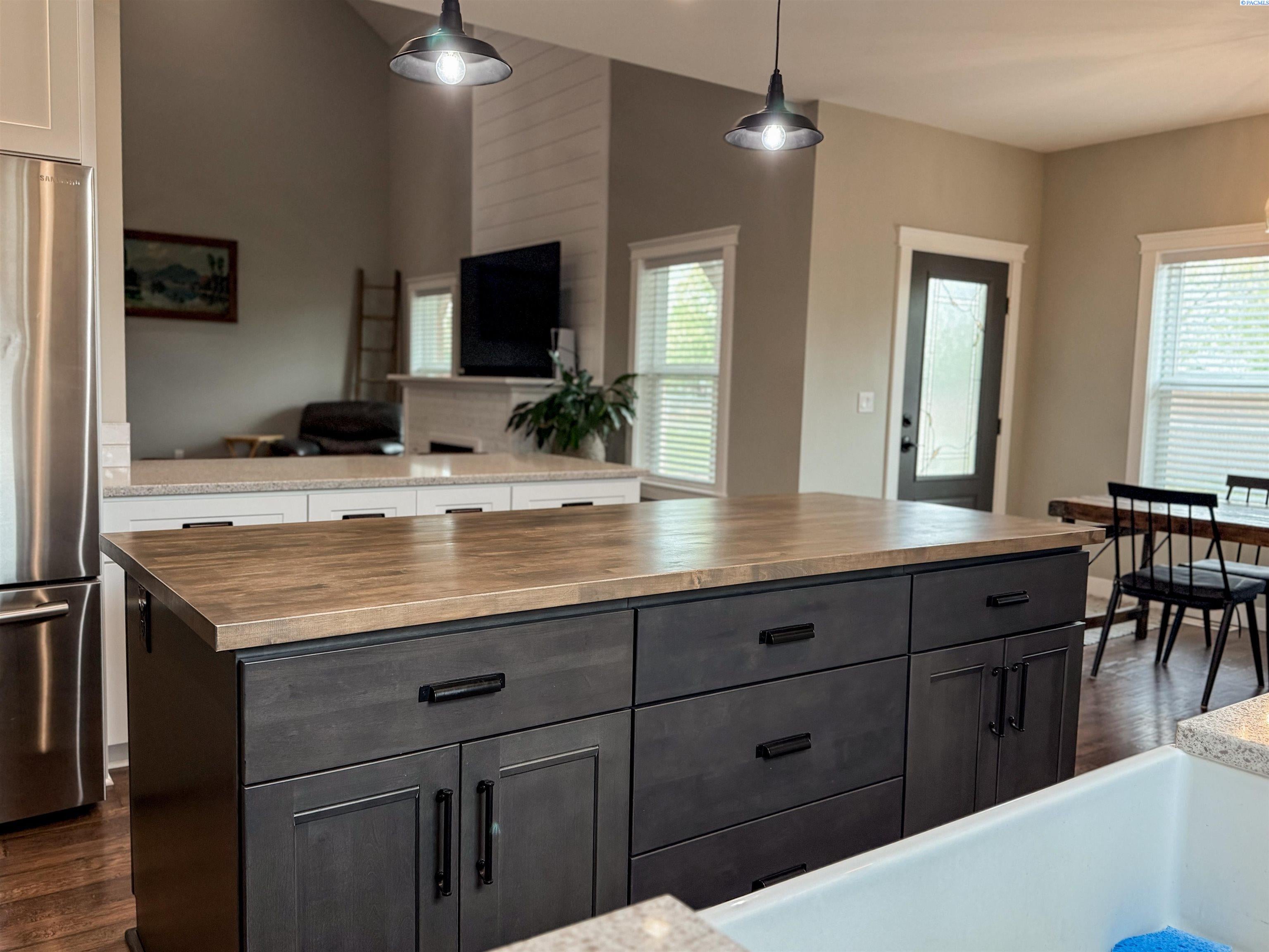 214611 East Perkins Road Kennewick, WA 99337 - Photo 16 of 45 Gallery Image 16