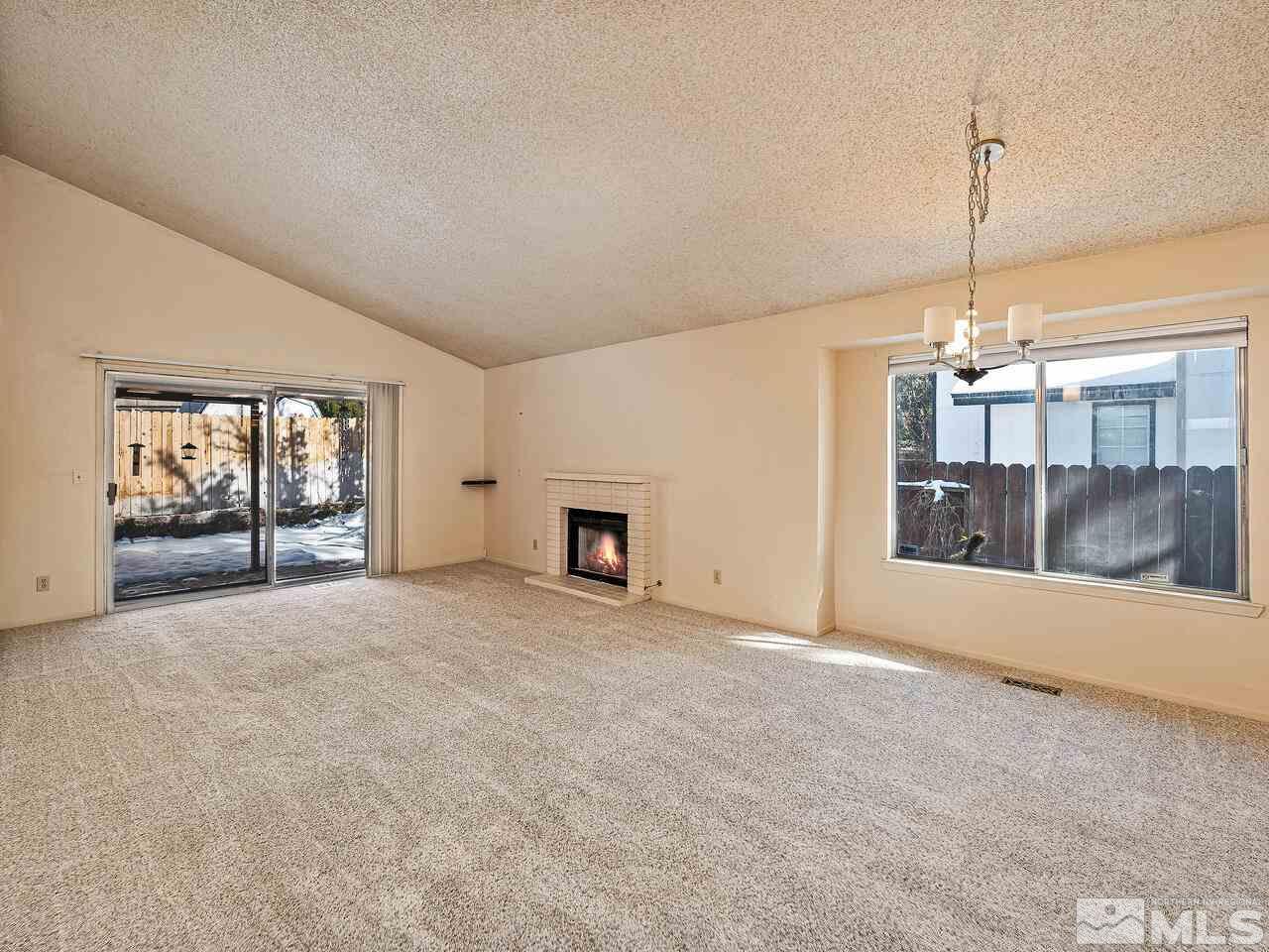 4329 Pescado Way Reno, NV 89502 - Photo 4 of 16 Photo 4