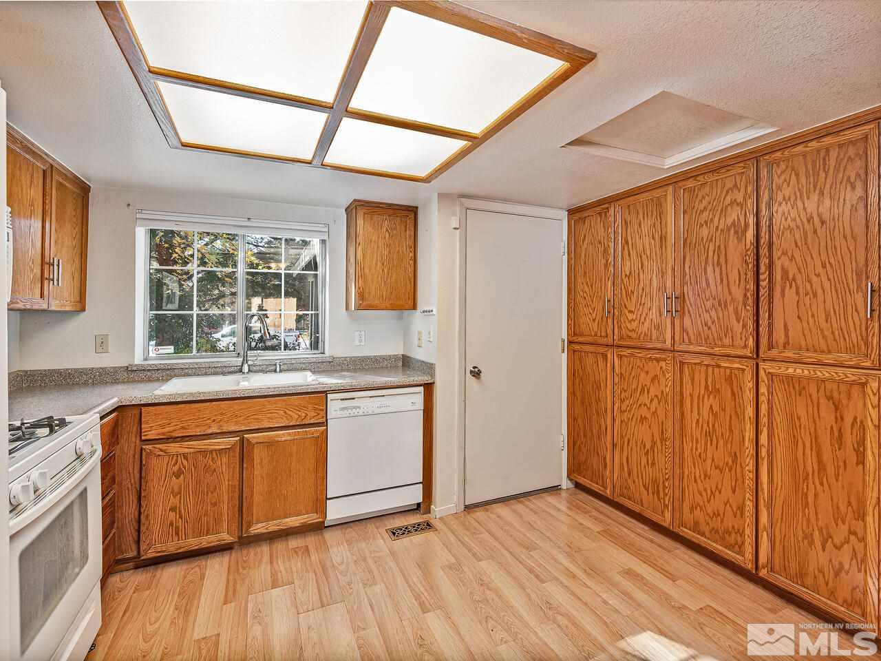 4329 Pescado Way Reno, NV 89502 - Photo 6 of 16 Photo 6