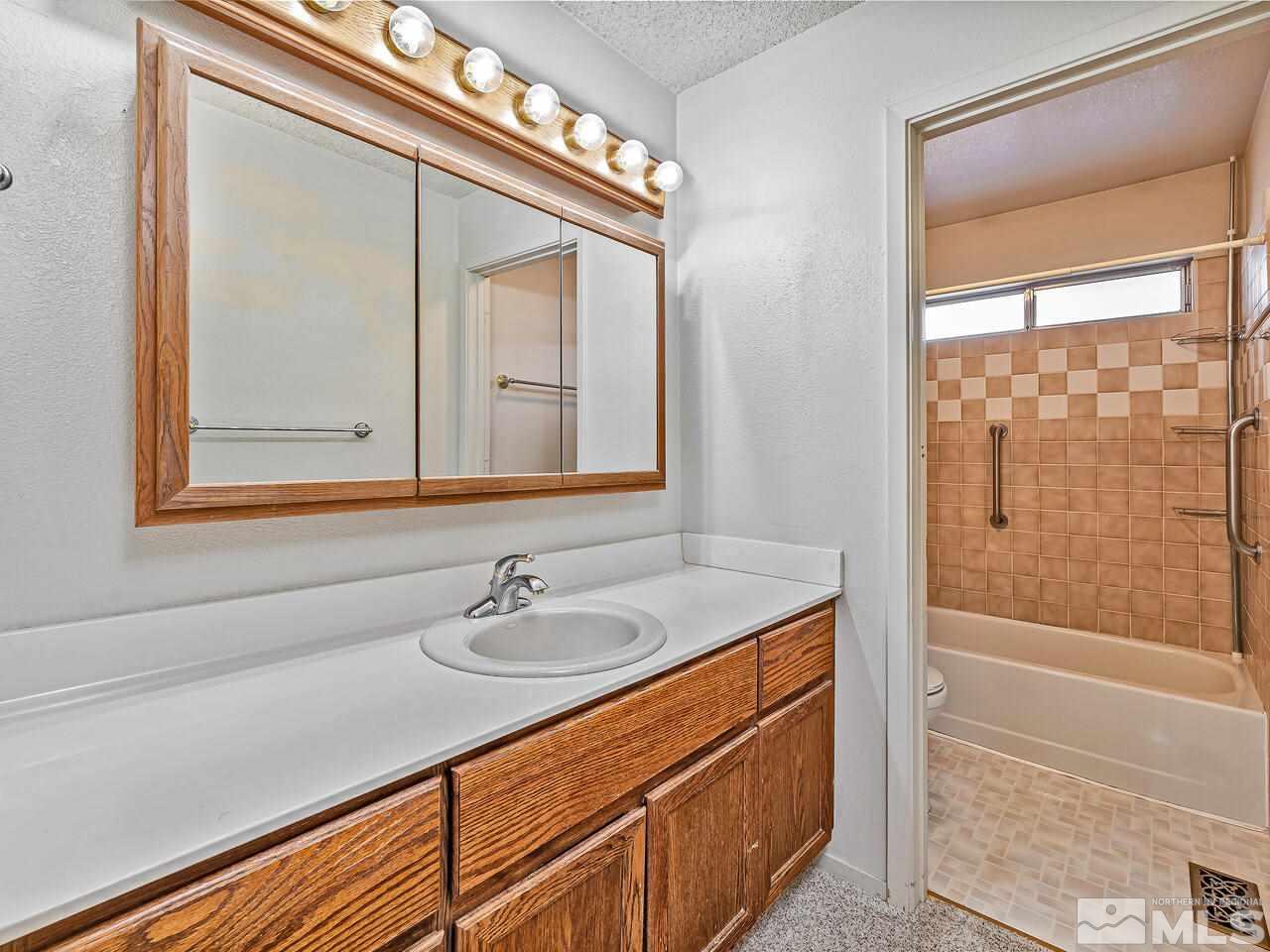 4329 Pescado Way Reno, NV 89502 - Photo 10 of 16 Photo 10