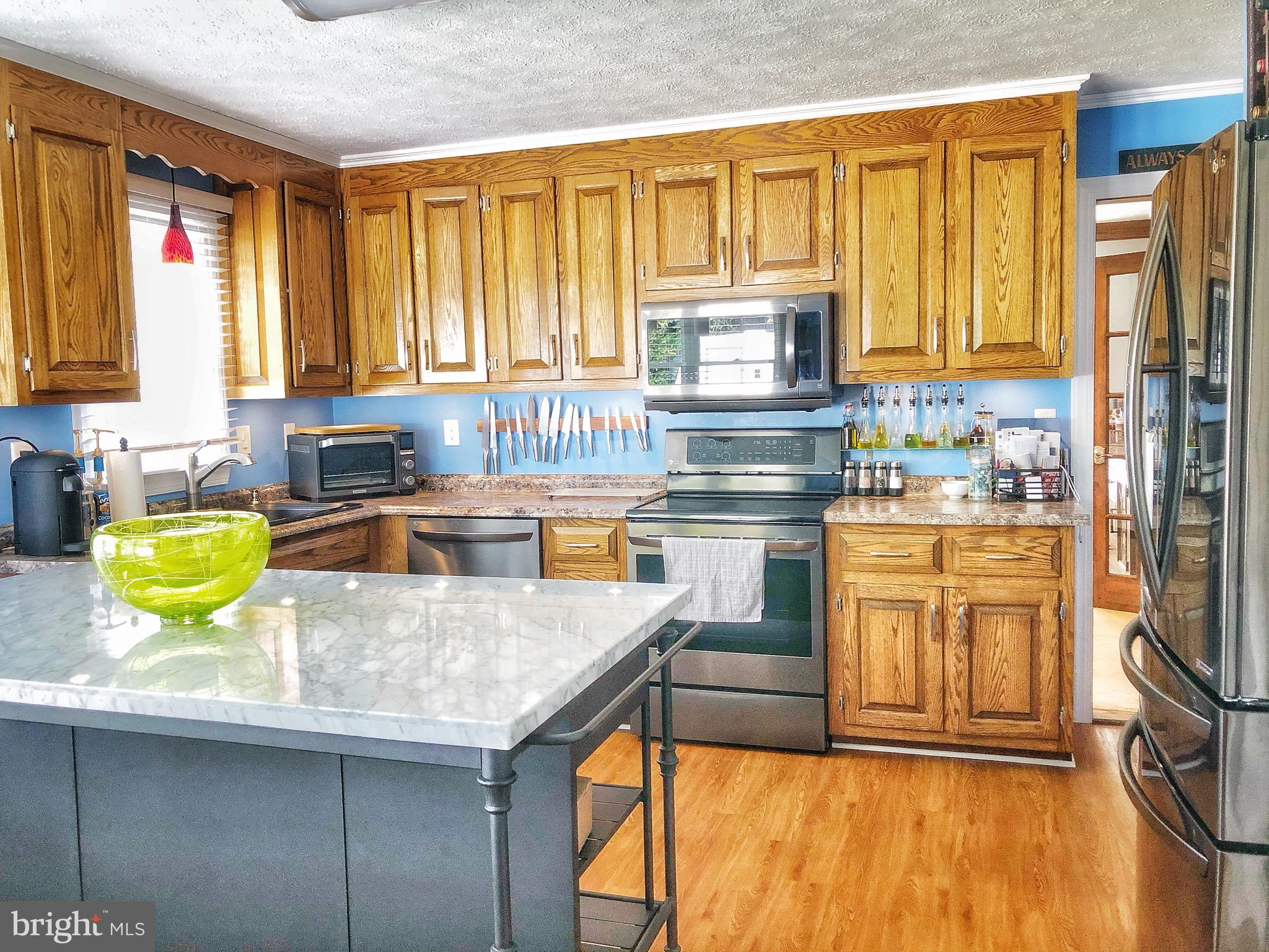 5110 Hurop Road Sandston, VA 23150 - Photo 21 of 96 stainless, marble & glass shine back effortlessly