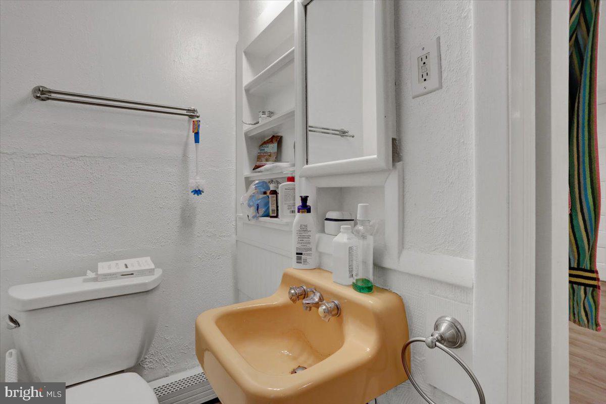 1500 Mineral Spring Road Reading, PA 19602 - Photo 54 of 58 unit 1 bathroom