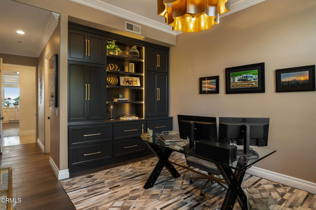 1069 Corte Barroso Camarillo, CA 93010 - Photo 18 of 57