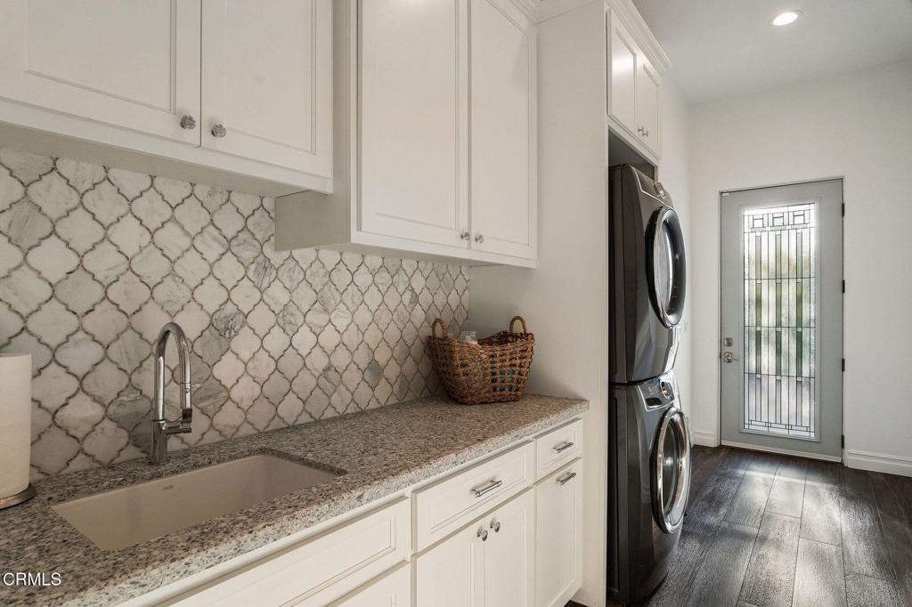1069 Corte Barroso Camarillo, CA 93010 - Photo 24 of 57
