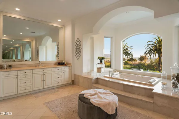 $5,495,000 | 1069 Corte Barroso, Camarillo, CA 93010