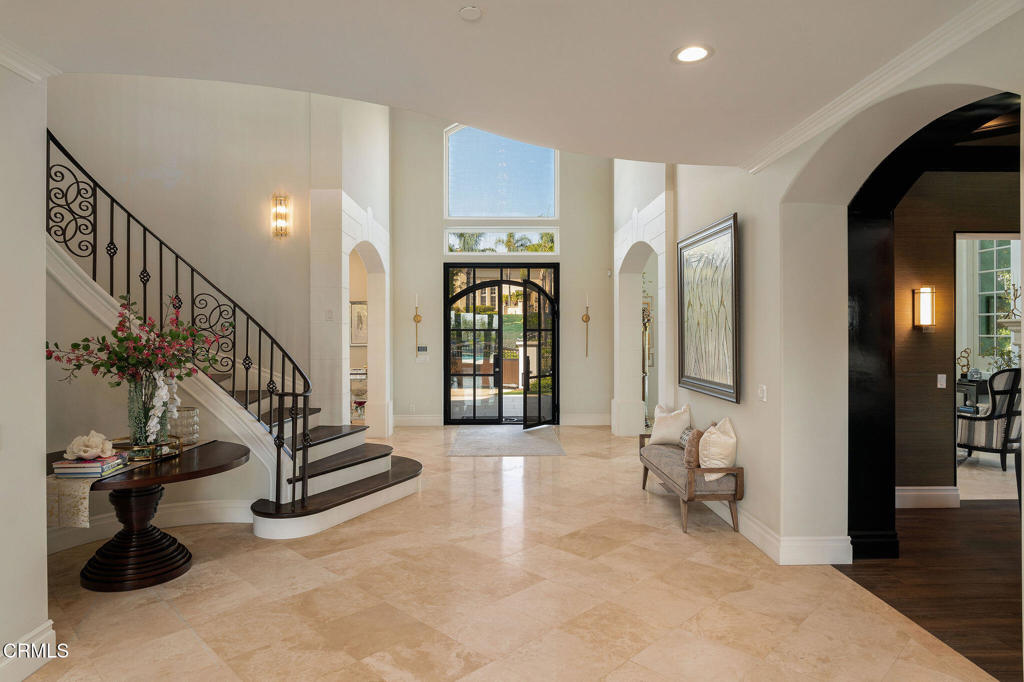 1069 Corte Barroso Camarillo, CA 93010 - Photo 10 of 57