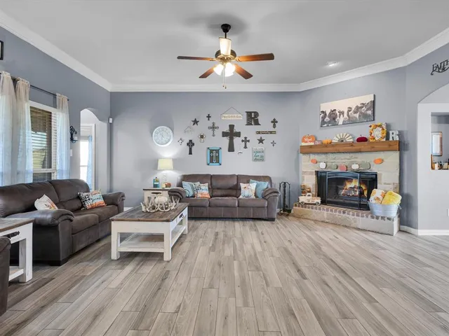 $599,900 | 128 County Road 4430, Decatur, TX 76234