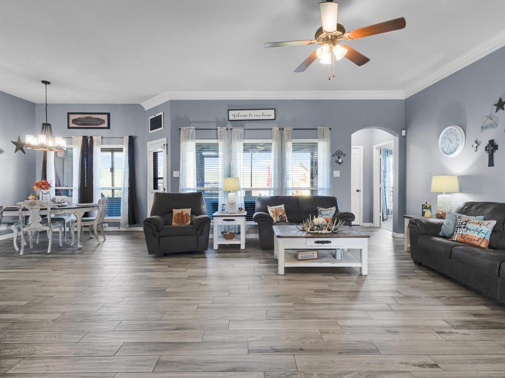 128 County Road 4430 Decatur, TX 76234 - Photo 8 of 34 a living room with furniture