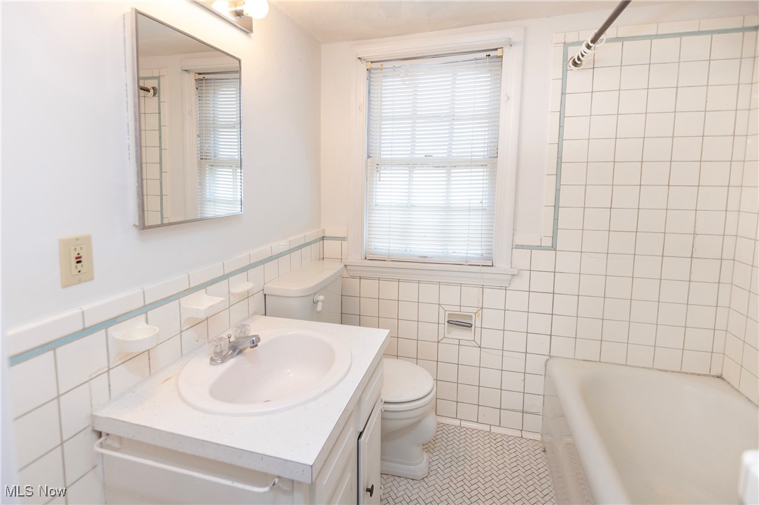 3666 Lindholm Road Cleveland, OH 44120 - Photo 30 of 42