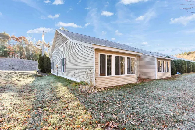 $319,000 | 28 Owens Drive, Unit 92, Swanzey, NH 03446