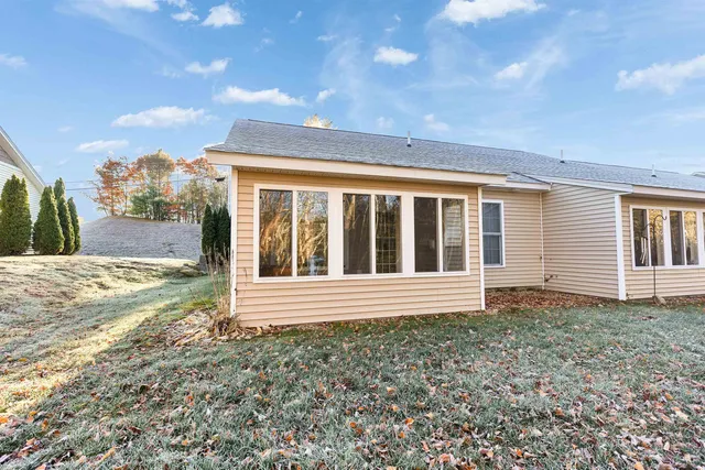 $319,000 | 28 Owens Drive, Unit 92, Swanzey, NH 03446