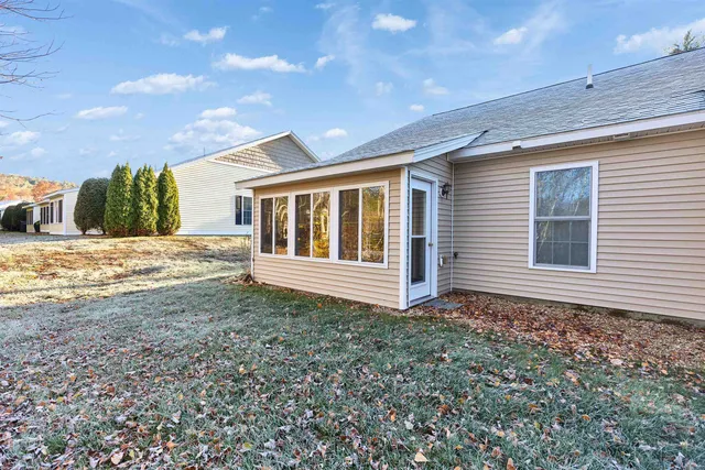 $319,000 | 28 Owens Drive, Unit 92, Swanzey, NH 03446