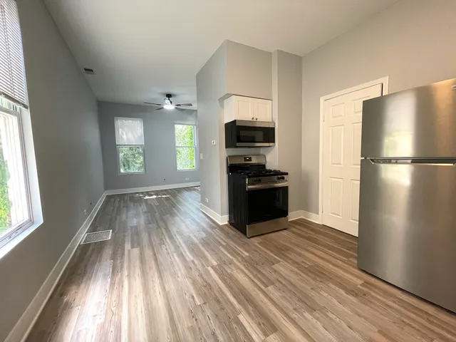$2,200 | 942 North Elston Avenue, Unit 2R, Chicago, IL 60642