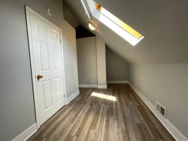 $2,200 | 942 North Elston Avenue, Unit 2R, Chicago, IL 60642