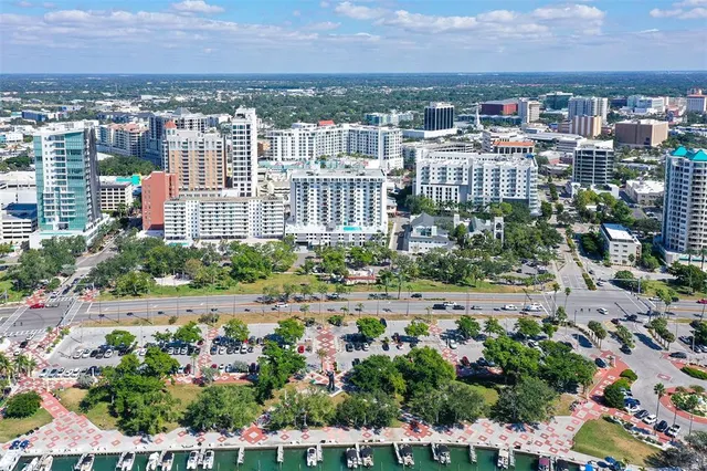 $560,000 | 101 South Gulfstream Avenue, Unit 5G, Sarasota, FL 34236