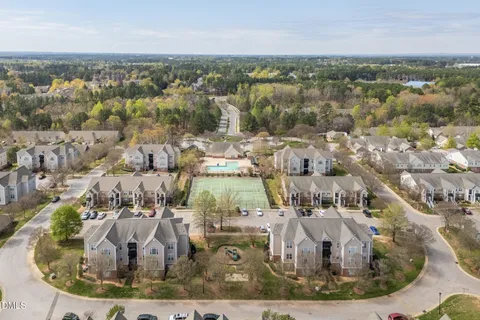 $190,000 | 2511 Huntscroft Lane, Unit 303, Raleigh, NC 27617