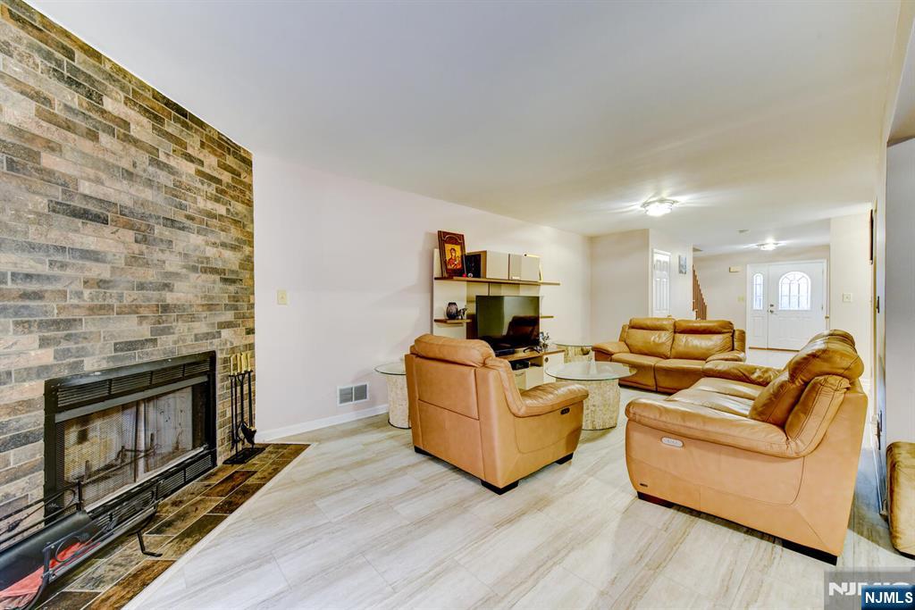 6 Hansen Place, Unit 6 Wayne, NJ 07470 - Photo 16 of 49