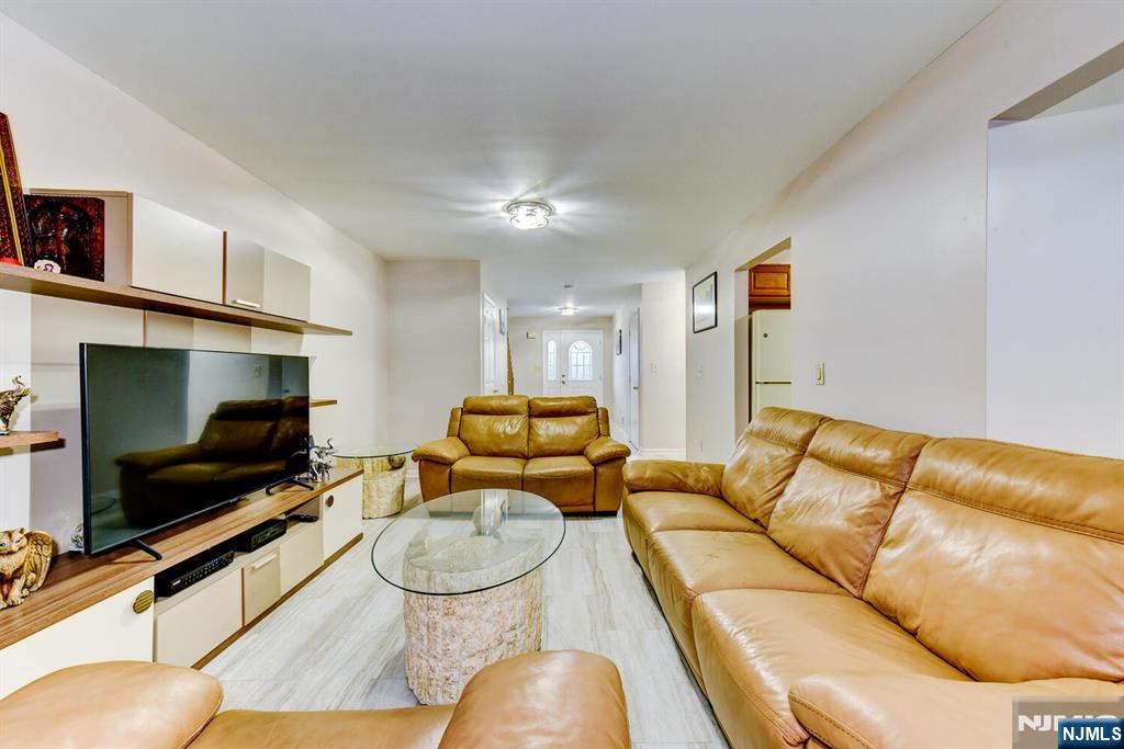 6 Hansen Place, Unit 6 Wayne, NJ 07470 - Photo 18 of 49