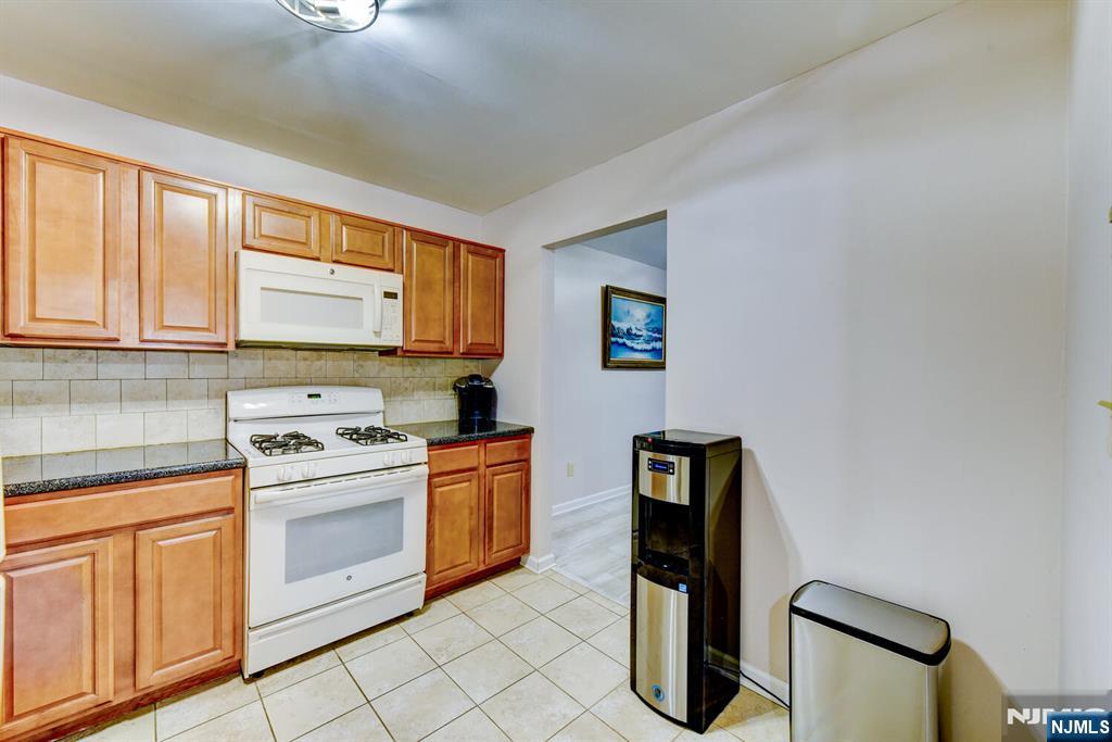 6 Hansen Place, Unit 6 Wayne, NJ 07470 - Photo 22 of 49