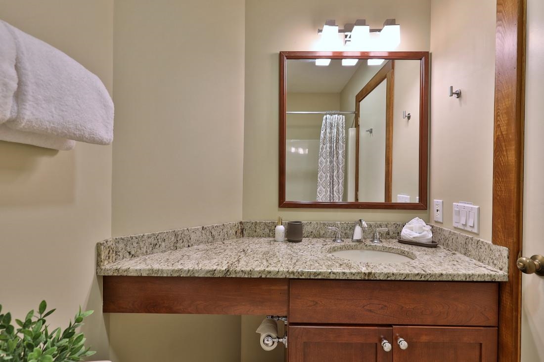 526 East Mountain Road, Unit 50 Killington, VT 05751 - Photo 16 of 40