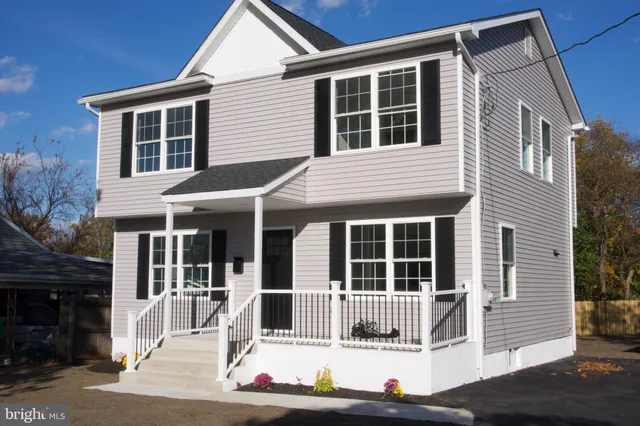 a house that has glass windows