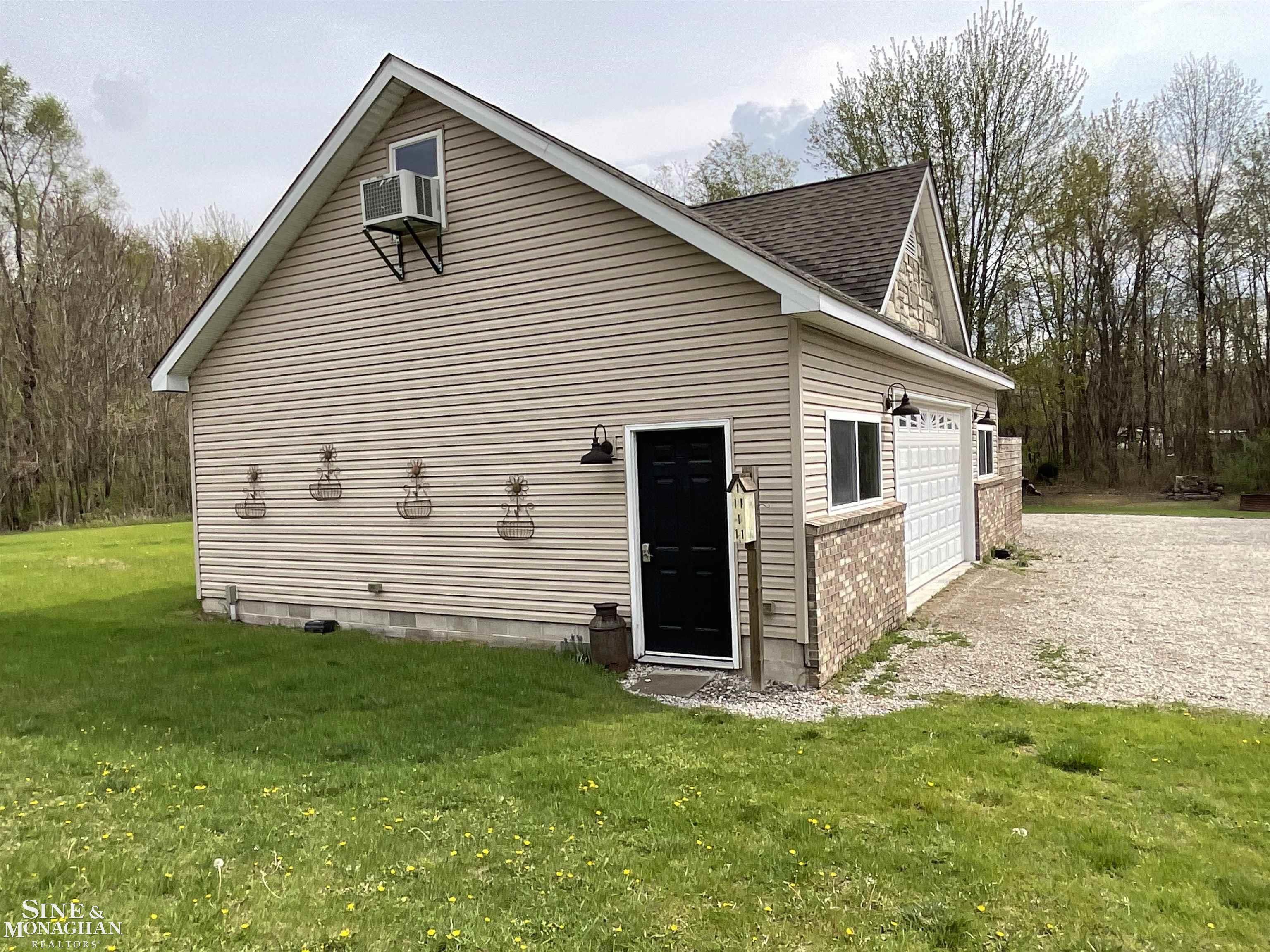 6354 Swartout Road Algonac, MI 48001 - Photo 5 of 62 50168294-237ba44f-6aa5-4756-9720-474caffd6c8d.JPG
