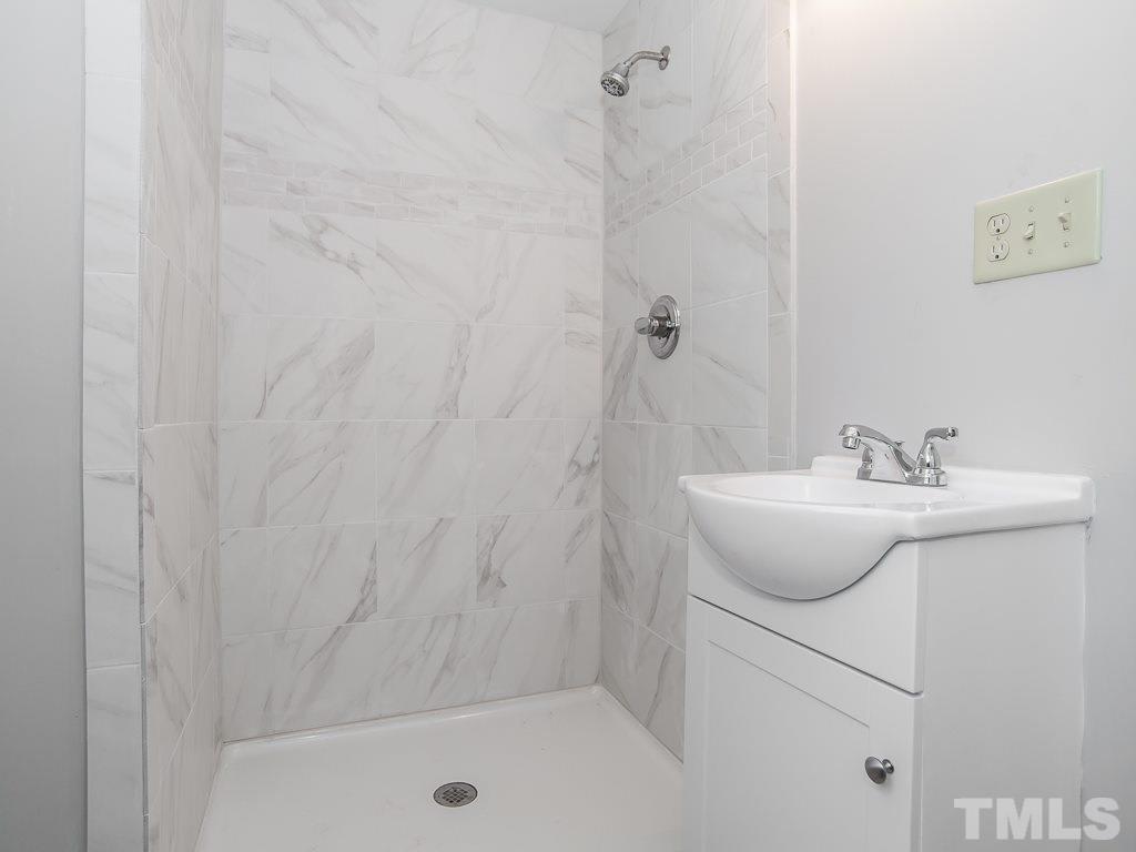 6610 Johnsdale Road Raleigh, NC 27615 - Photo 17 of 29