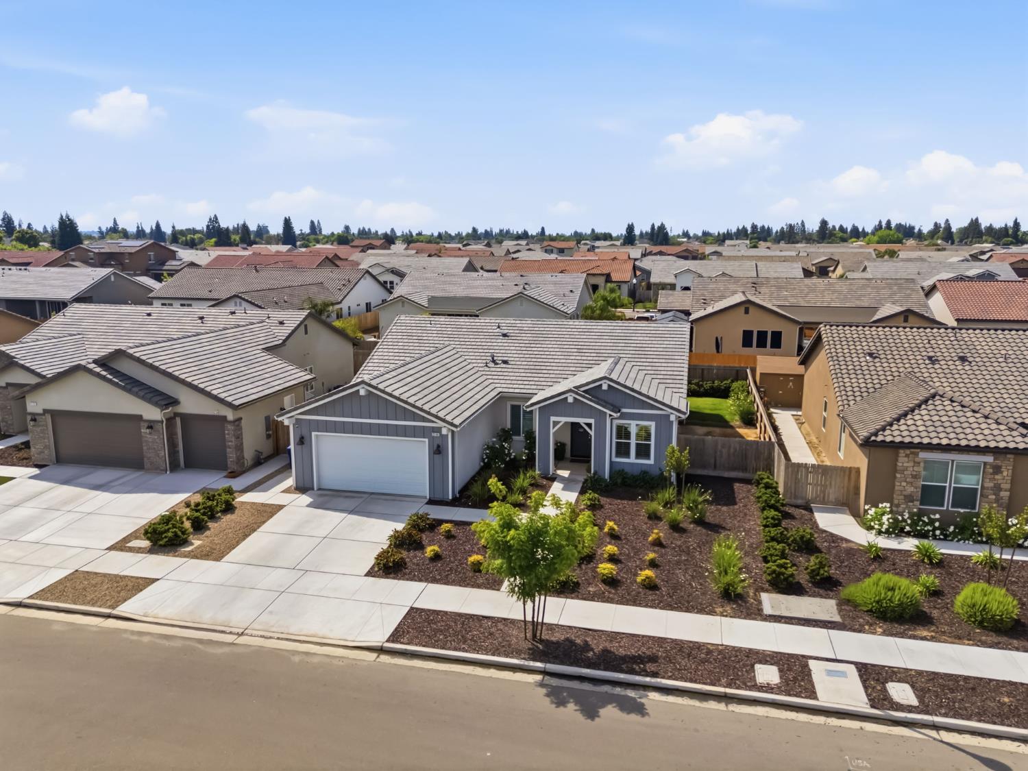 2100 Azalea Street Kingsburg, CA 93631 - Photo 37 of 54 an aerial view of a