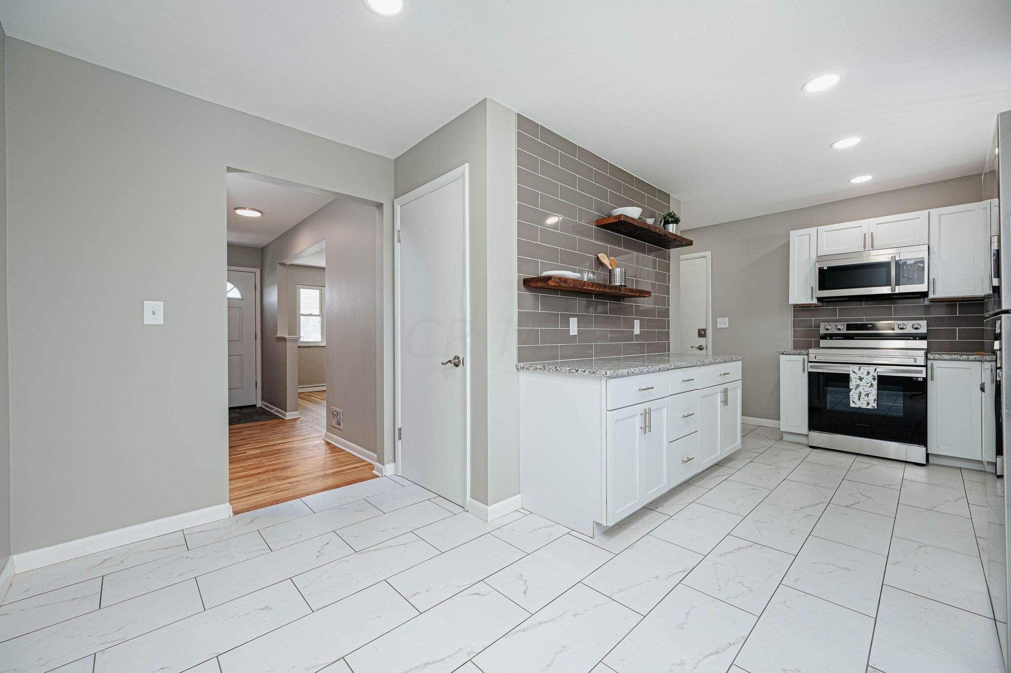 3222 Briggs Road Columbus, OH 43204 - Photo 15 of 56 Kitchen