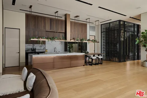 $68,000,000 | 9330 Flicker Way, Los Angeles, CA 90069