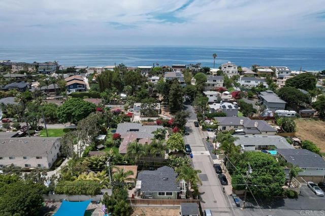 $1,900,000 | 121 Cadmus Street, Encinitas, CA 92024