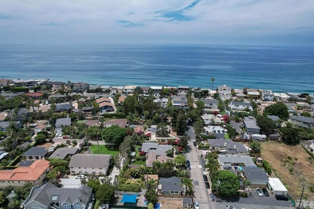 $1,900,000 | 121 Cadmus Street, Encinitas, CA 92024