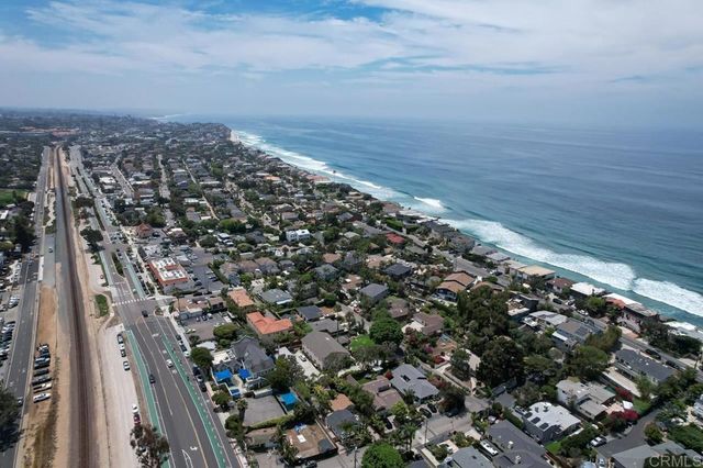 $1,900,000 | 121 Cadmus Street, Encinitas, CA 92024