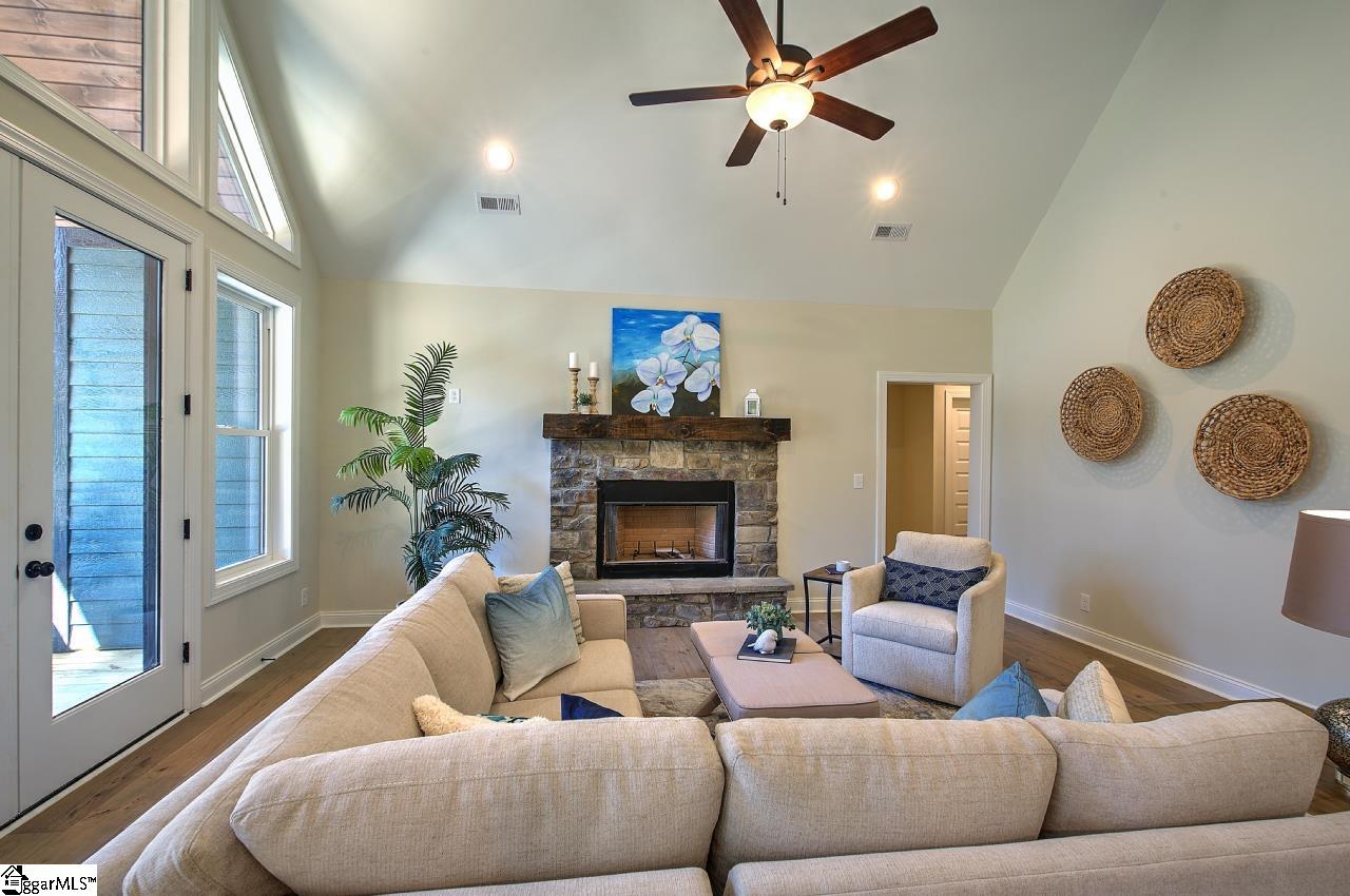 9859 Anderson Road Piedmont, SC 29673 - Photo 4 of 36 Gallery Image 4