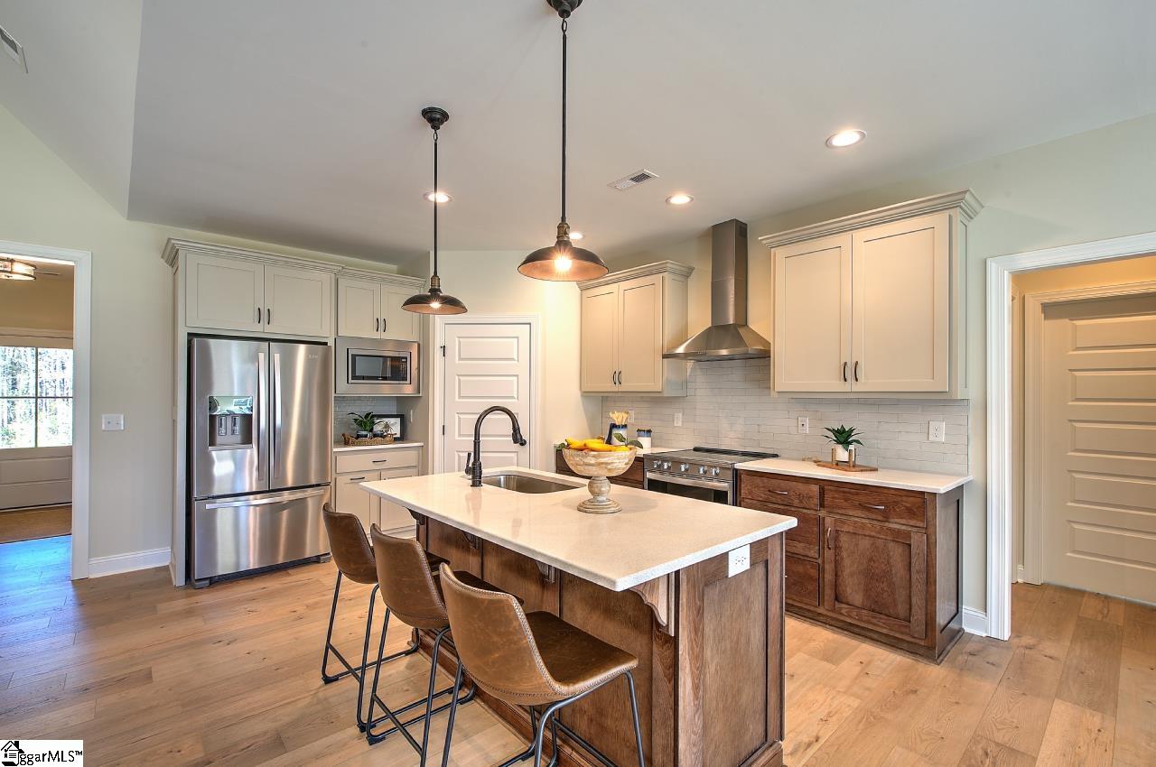 9859 Anderson Road Piedmont, SC 29673 - Photo 8 of 36 Gallery Image 8