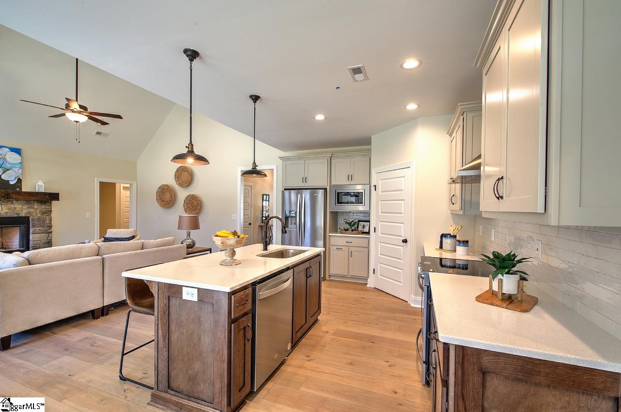 9859 Anderson Road Piedmont, SC 29673 - Photo 9 of 36 Gallery Image 9