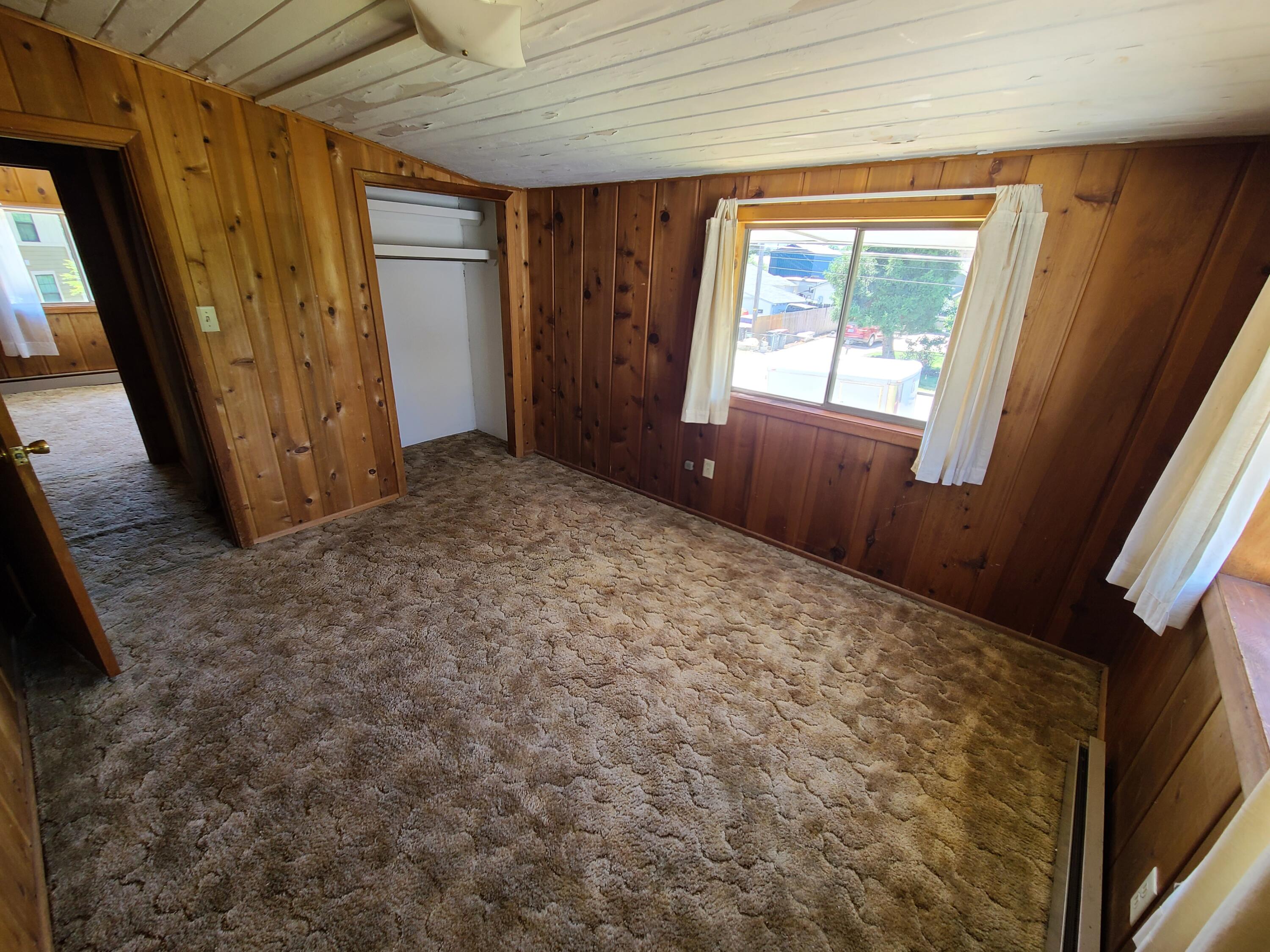 422 North 1st Street Central Point, OR 97502 - Photo 12 of 18 13