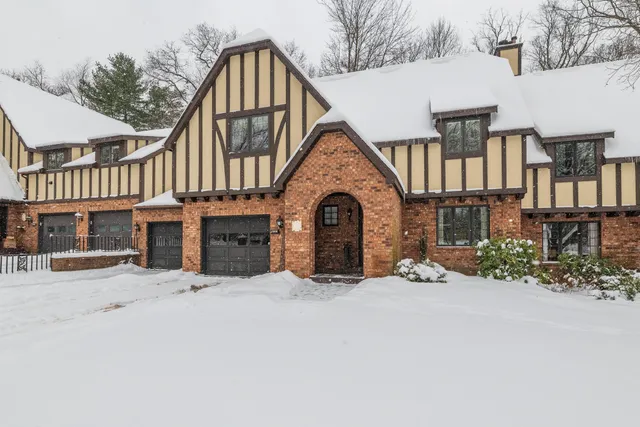 $325,000 | 2008 Hudson Avenue, Kalamazoo, MI 49008