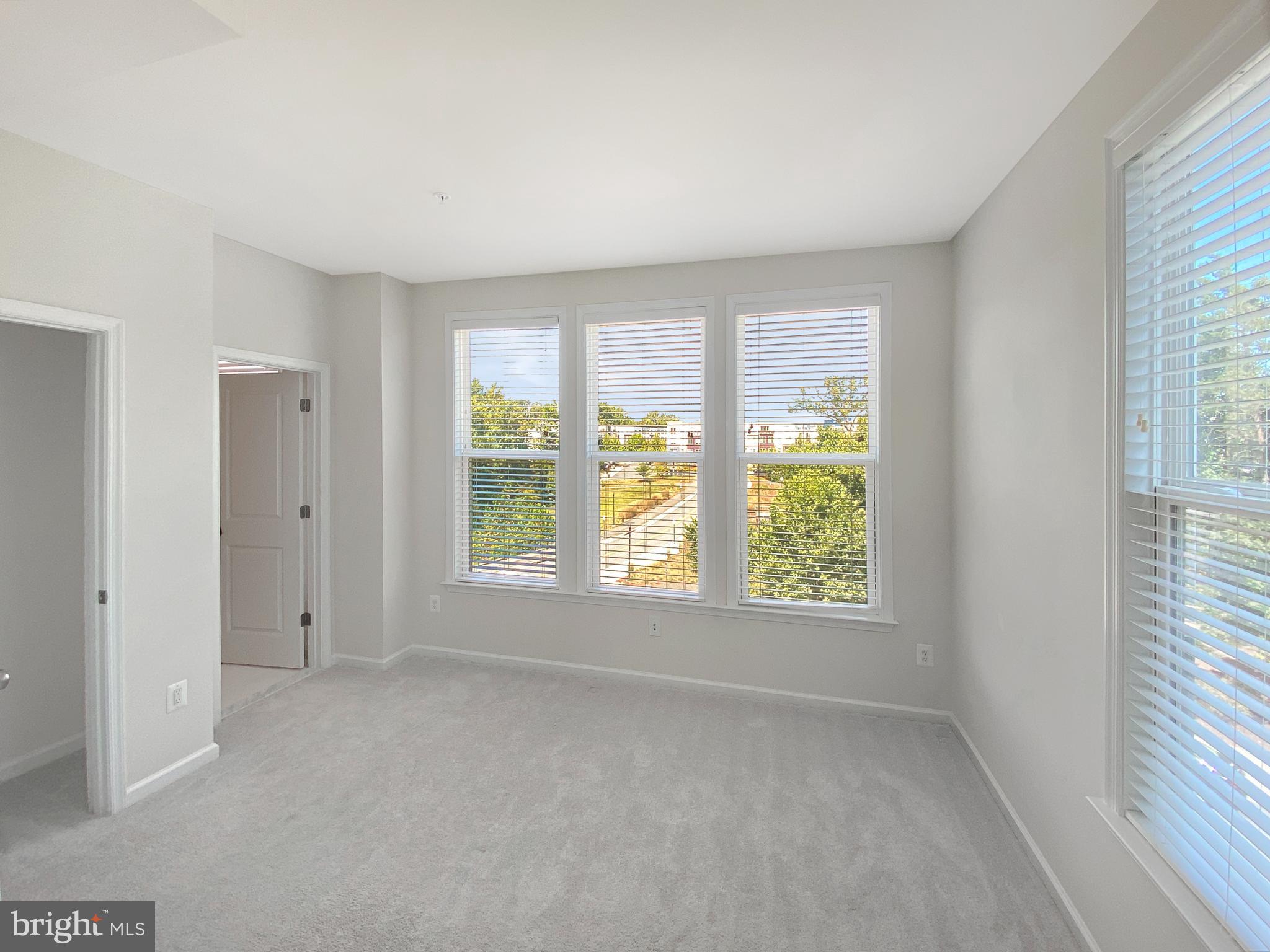 4967 Lakeside Crossing Chantilly, VA 20151 - Photo 23 of 45 a view of an empty room with a window